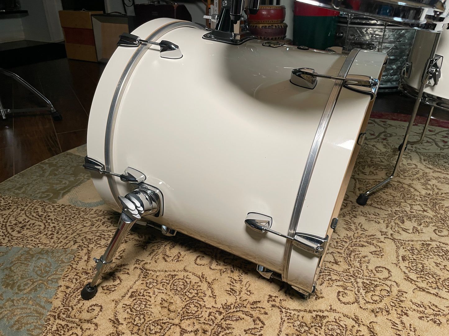 Yamaha Stage Custom Birch 4pc Drum Set Classic White 18/10/12/14