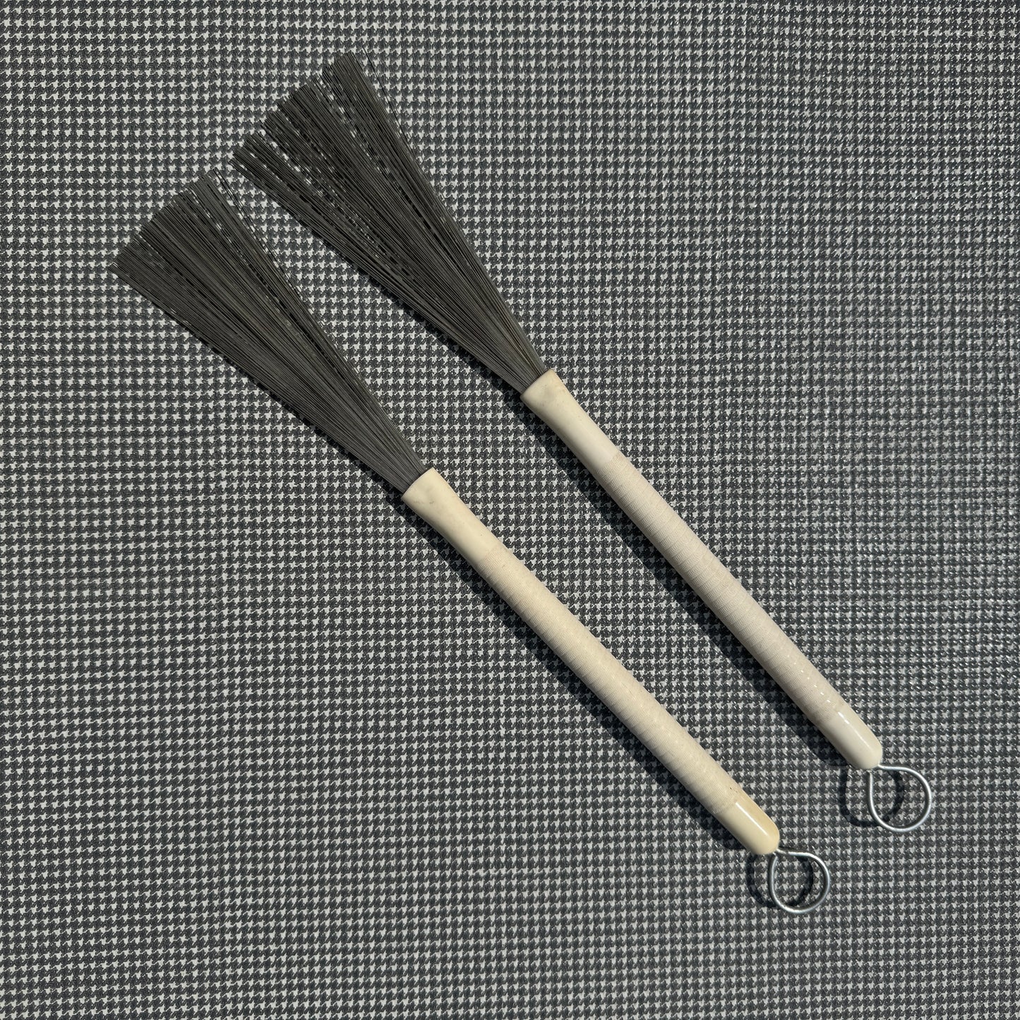 1960s Ludwig No. 195 White Plastic Model Retractable Brushes