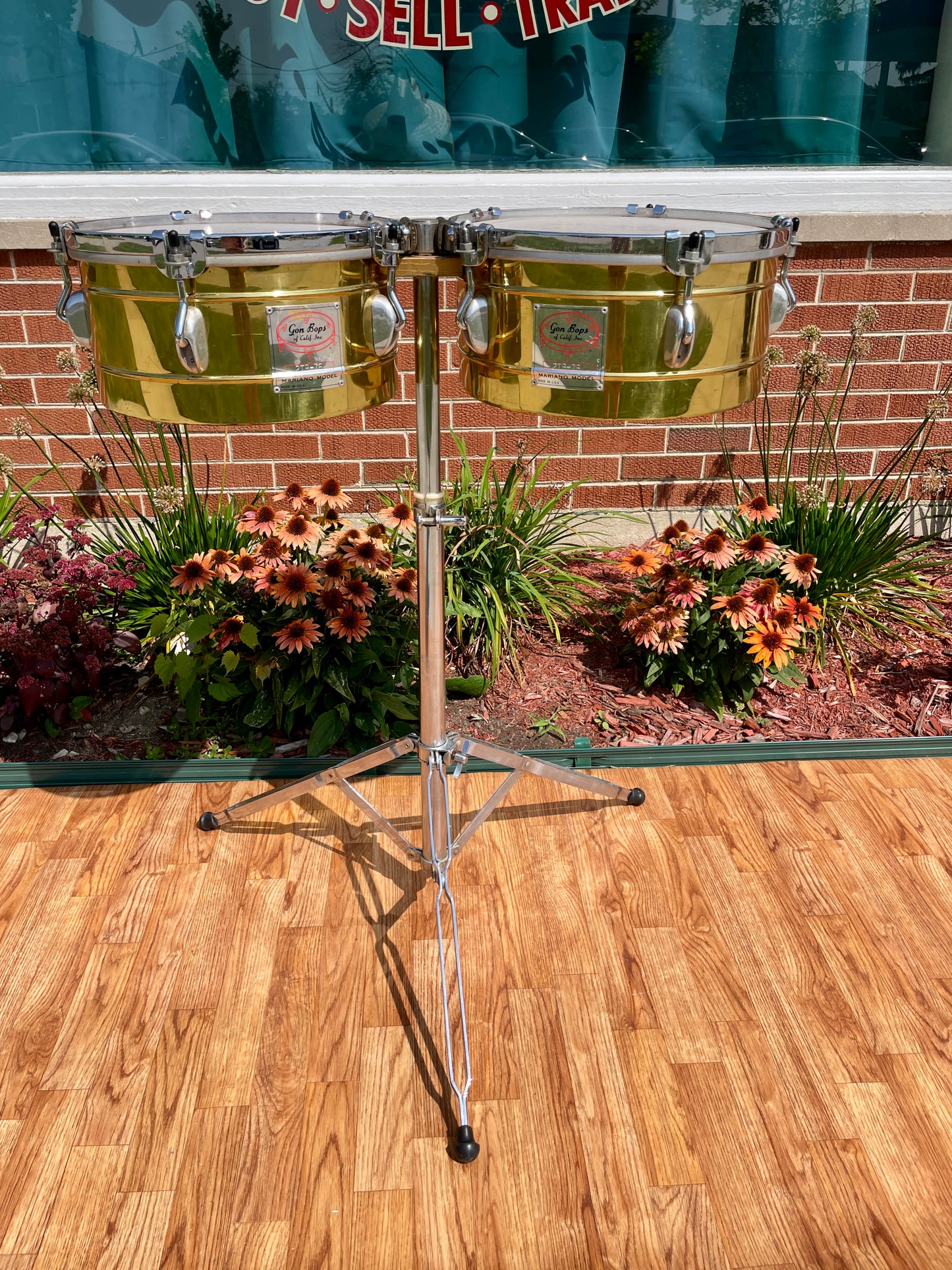 1970s-1980s Gon Bops Mariano Model 13" & 14" Brass Timbales Pair w/ Stand 2TB-76