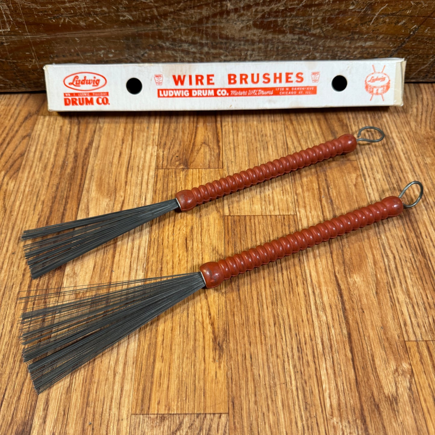 1950s-60s WFL / Ludwig No. 190 Red Ribbed Model Retractable Brushes