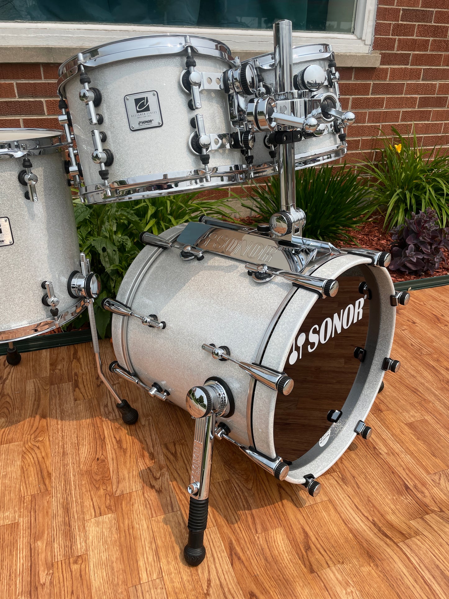 Sonor Designer Series Drum Set Maple Light White Sparkle Lacquer 18/10/12/14 w/ 4x14 Snare