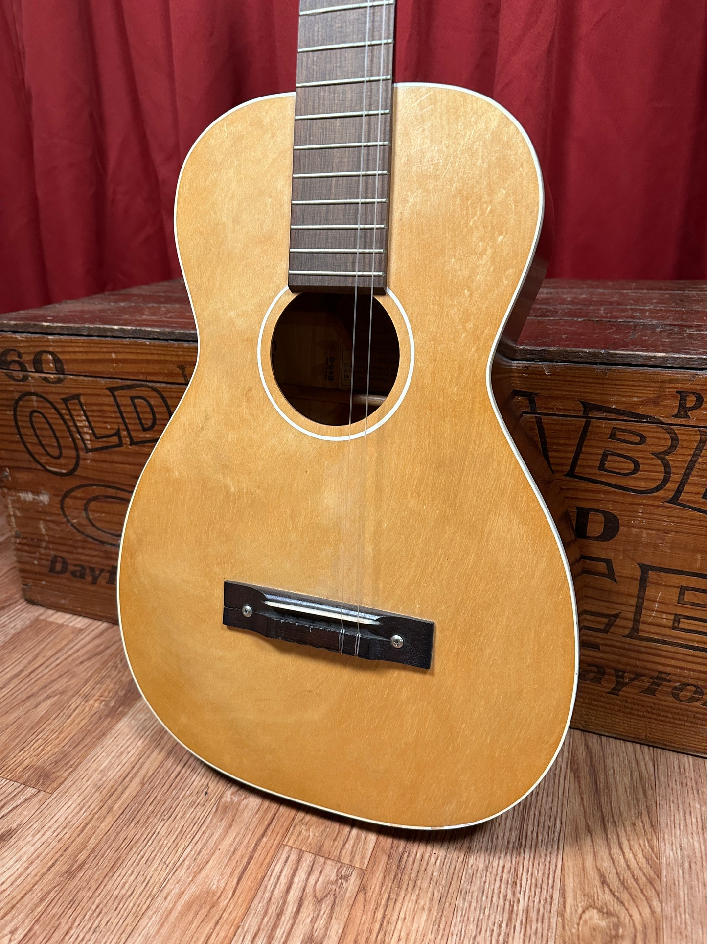 1964 Harmony H910 Classical Acoustic Guitar Natural