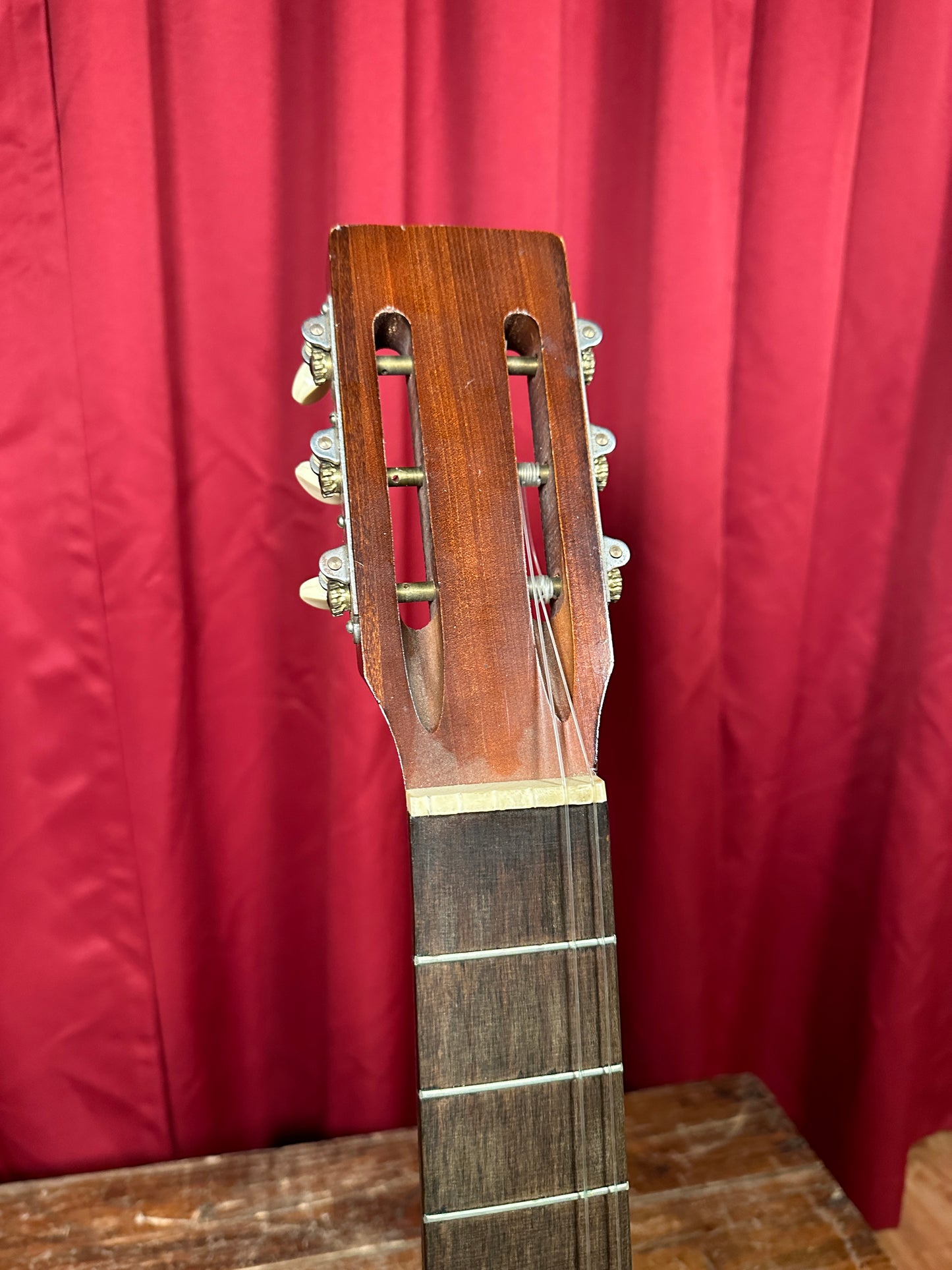 1964 Harmony H910 Classical Acoustic Guitar Natural