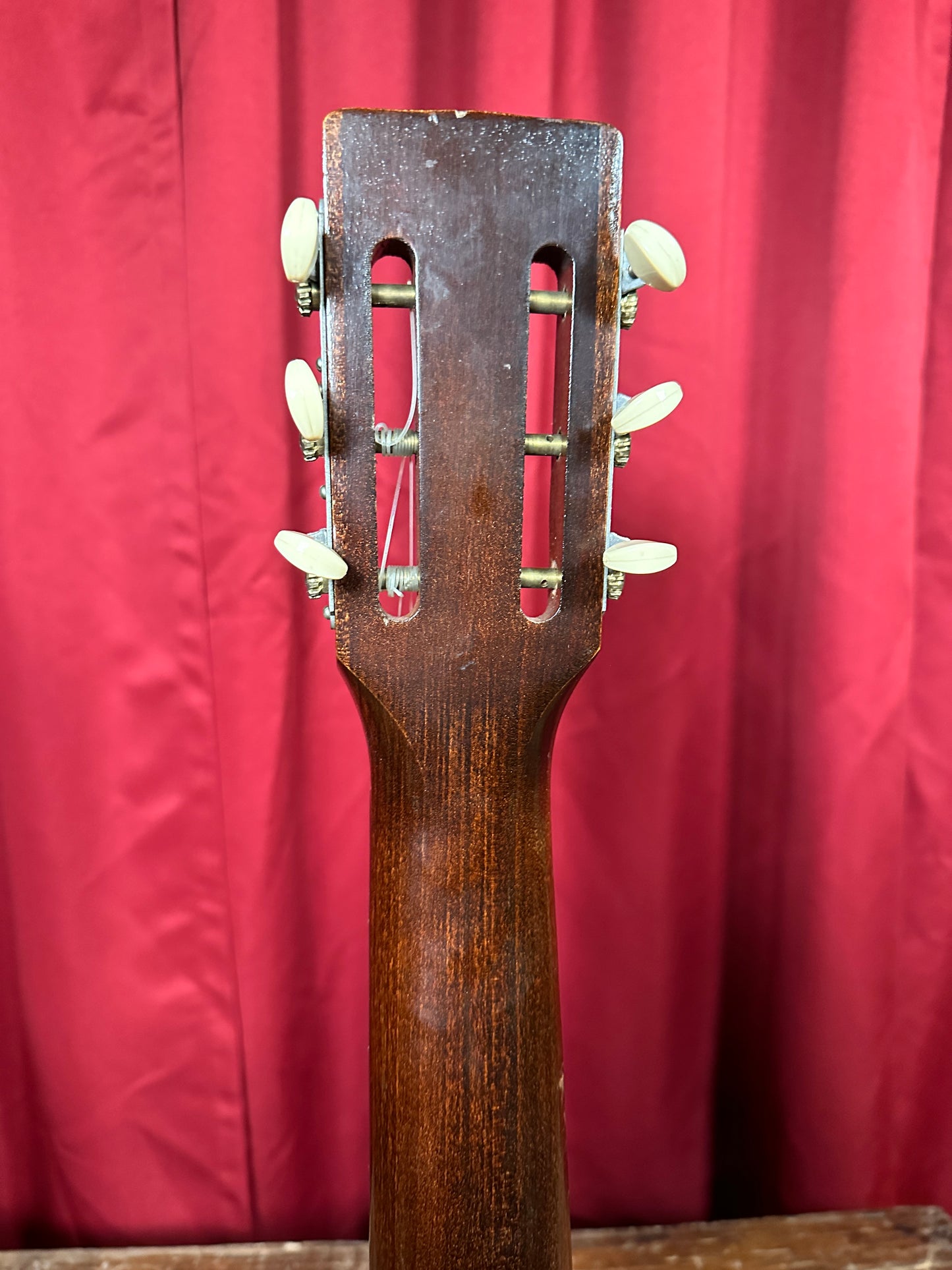 1964 Harmony H910 Classical Acoustic Guitar Natural