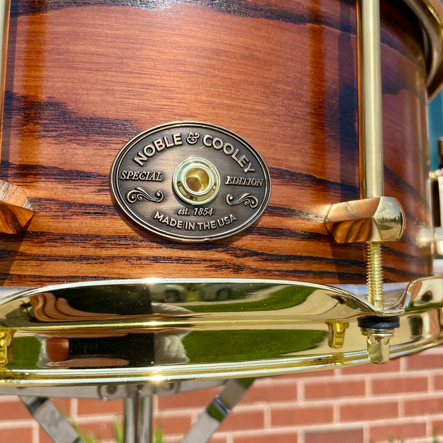Noble & Cooley 6x14 Special Edition Solid Shell Classic Sassafras Snare Drum Honey Maple Satin