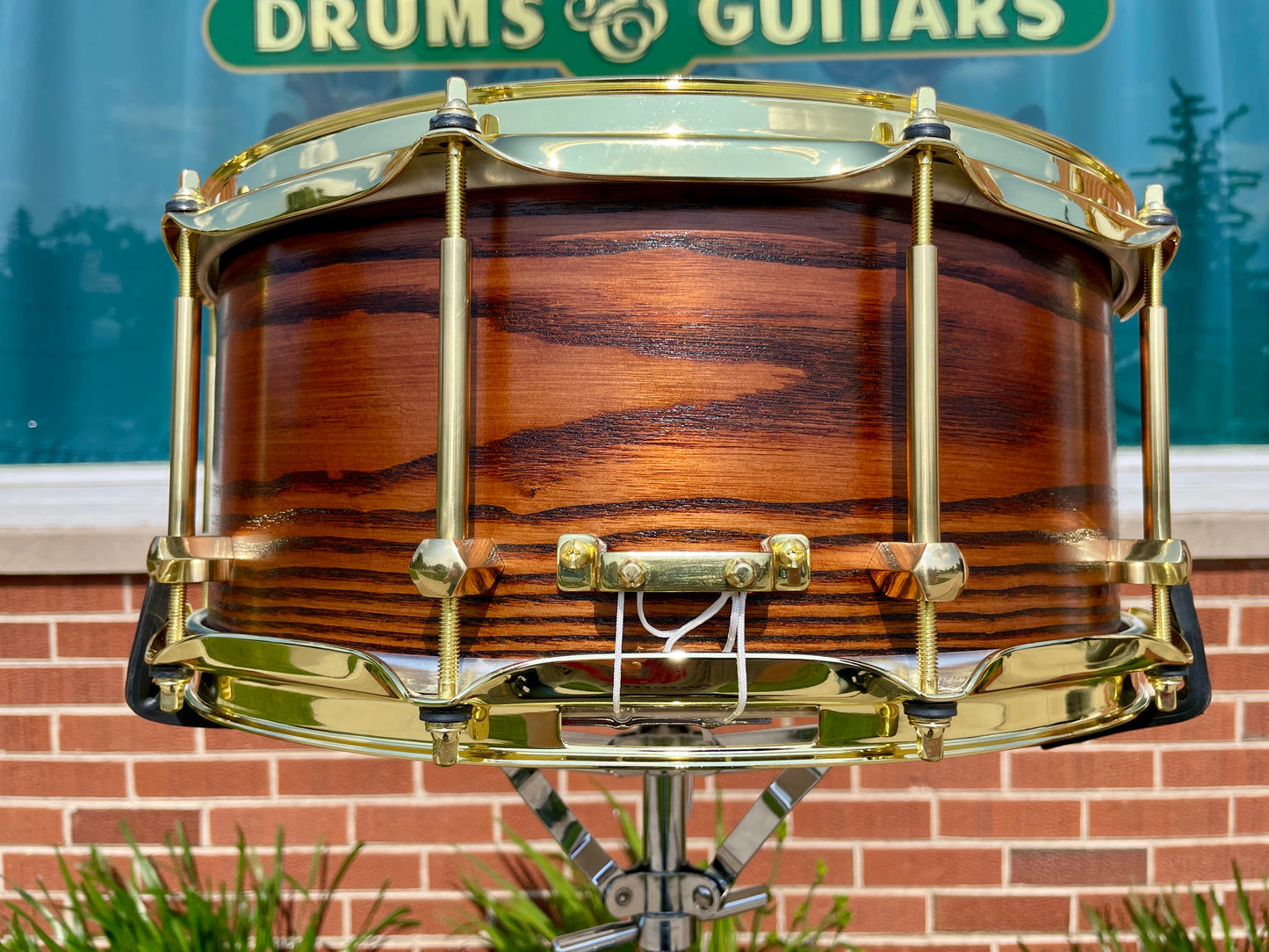 Noble & Cooley 6x14 Special Edition Solid Shell Classic Sassafras Snare Drum Honey Maple Satin