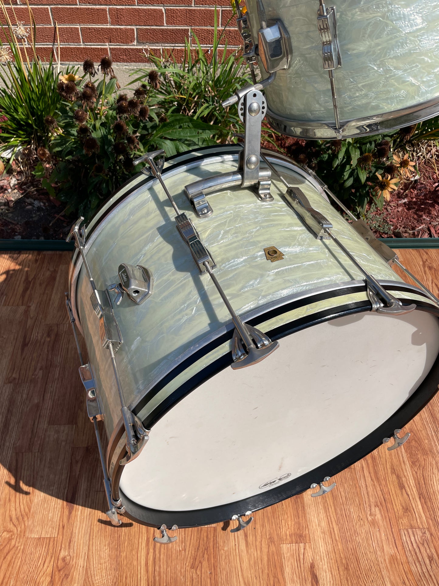1960s Ludwig 2pc Club Date Combo Drum Set White Marine Pearl 22/13