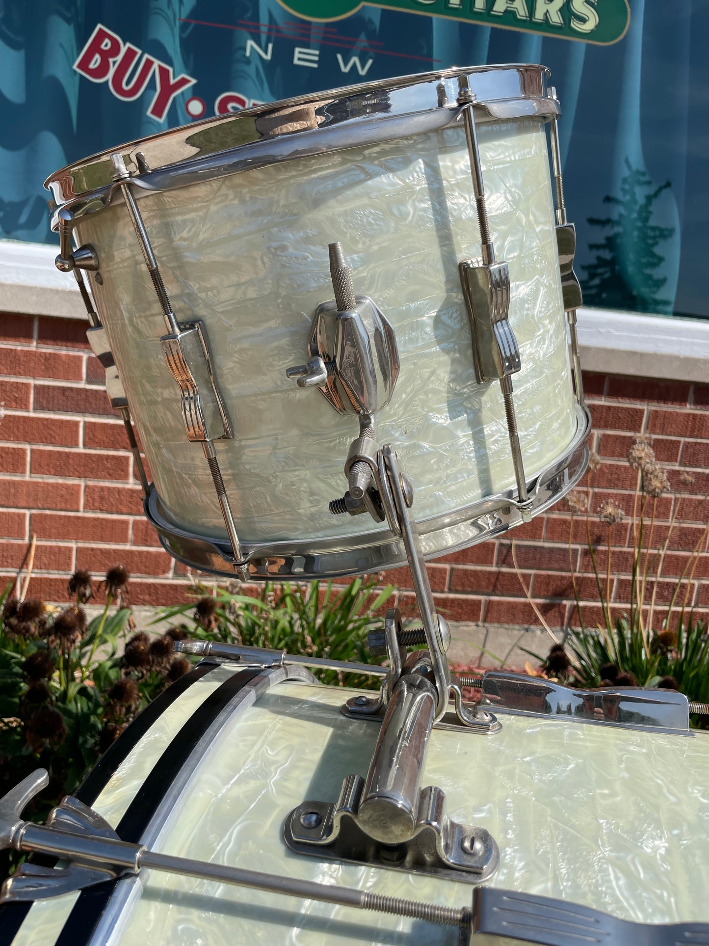 1960s Ludwig 2pc Club Date Combo Drum Set White Marine Pearl 22/13