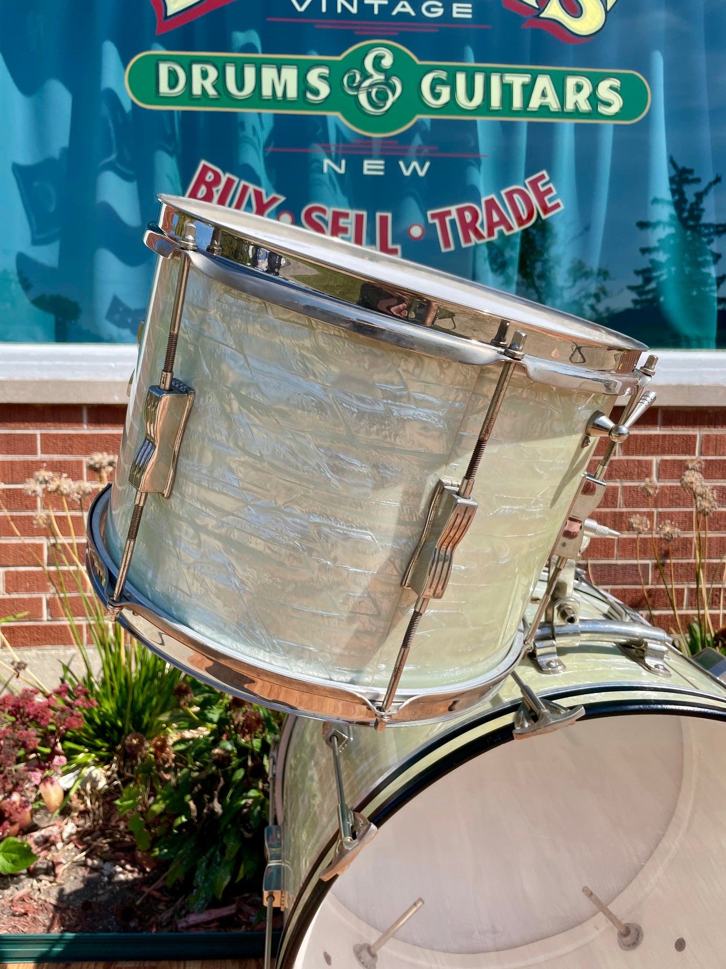 1960s Ludwig 2pc Club Date Combo Drum Set White Marine Pearl 22/13