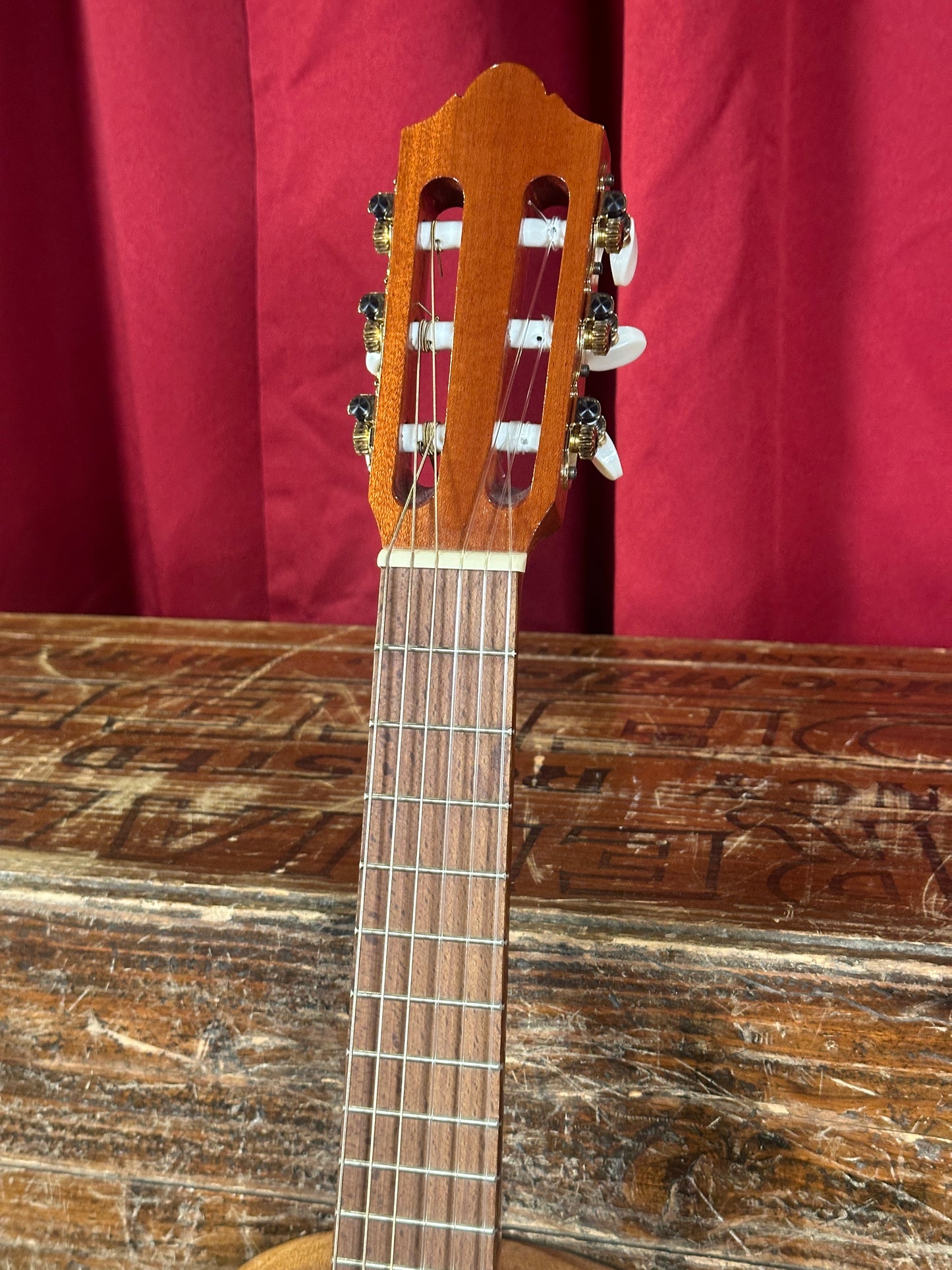 Strunal 1/4 Size Classical Acoustic Guitar Natural Model 4655
