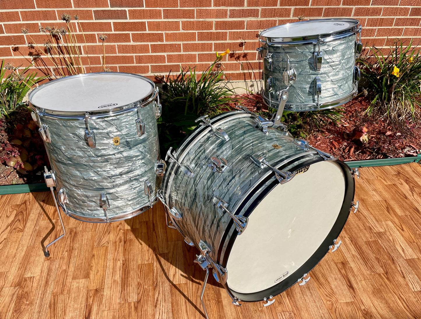1967 Ludwig Super Classic Drum Set Sky Blue Pearl 22/13/16