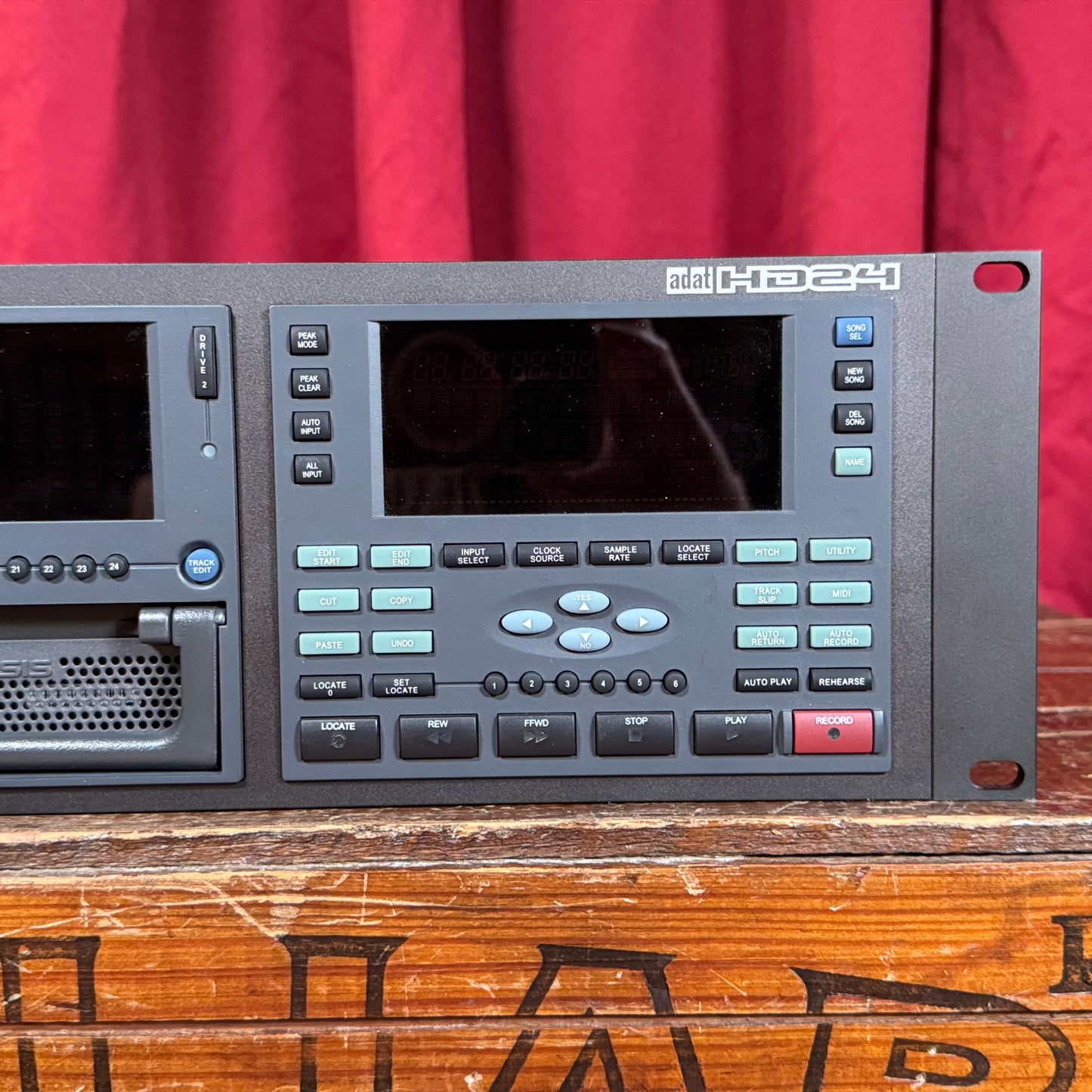 Alesis HD-24 ADAT Hard Disk 24-Track Digital Audio Recorder