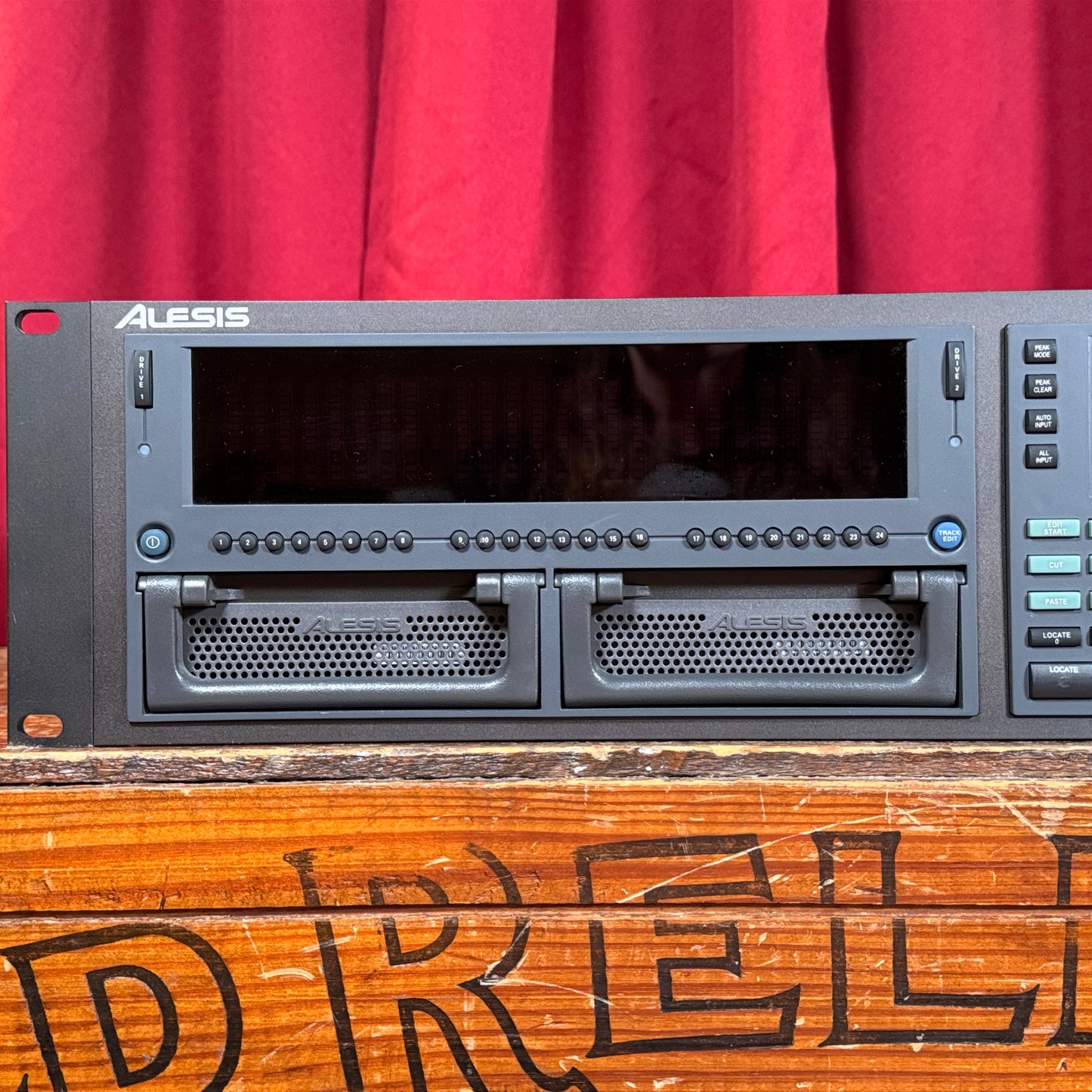 Alesis HD-24 ADAT Hard Disk 24-Track Digital Audio Recorder