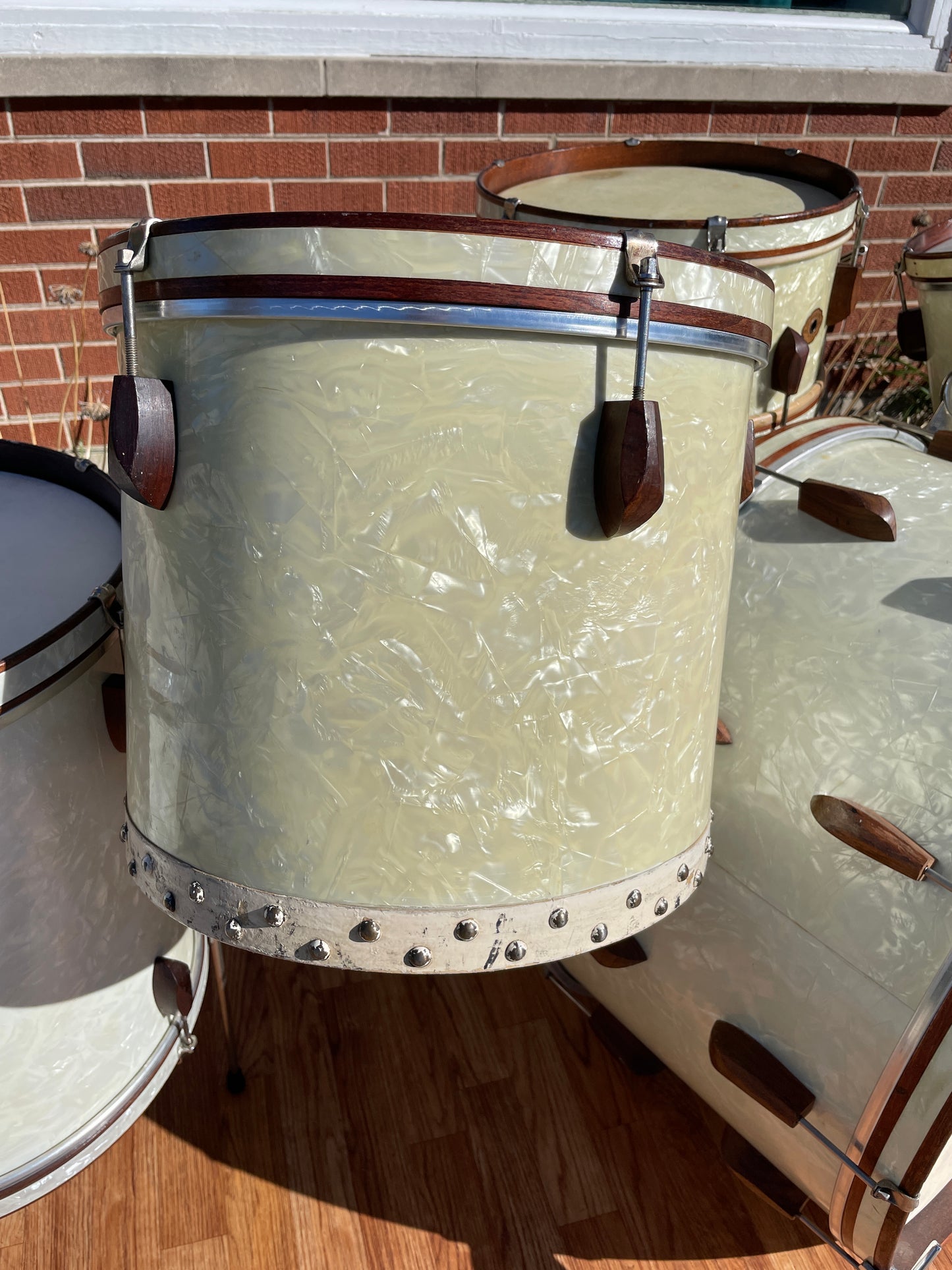 1940s Slingerland Rolling Bomber Drum Set 26/13/14/16 w/ 7x14 Snare White Marine Pearl *Video Demo*