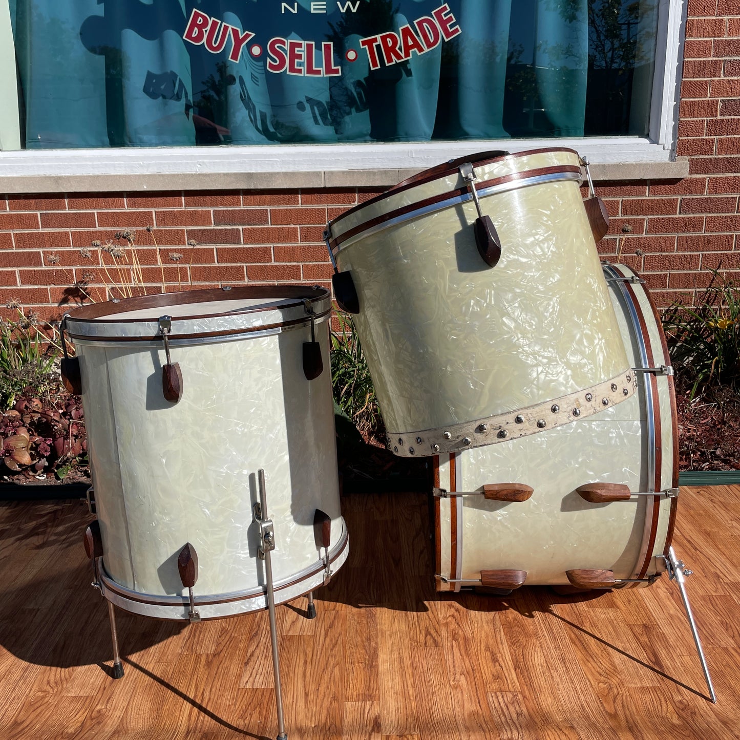 1940s Slingerland Rolling Bomber Drum Set 26/13/14/16 w/ 7x14 Snare White Marine Pearl *Video Demo*