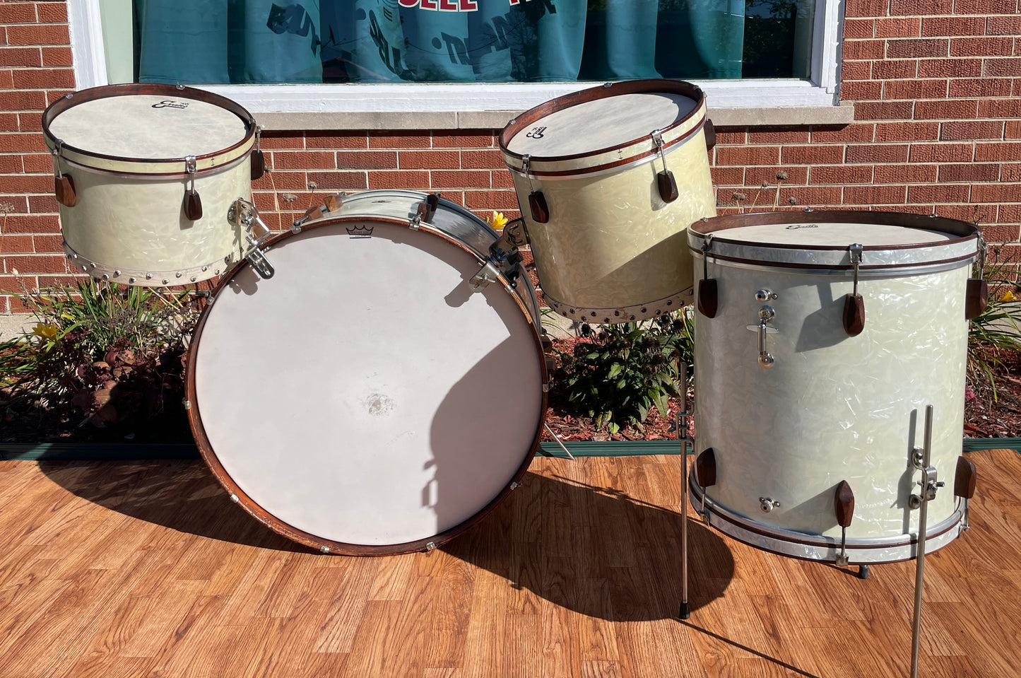 1940s Slingerland Rolling Bomber Drum Set 26/13/14/16 w/ 7x14 Snare White Marine Pearl *Video Demo*