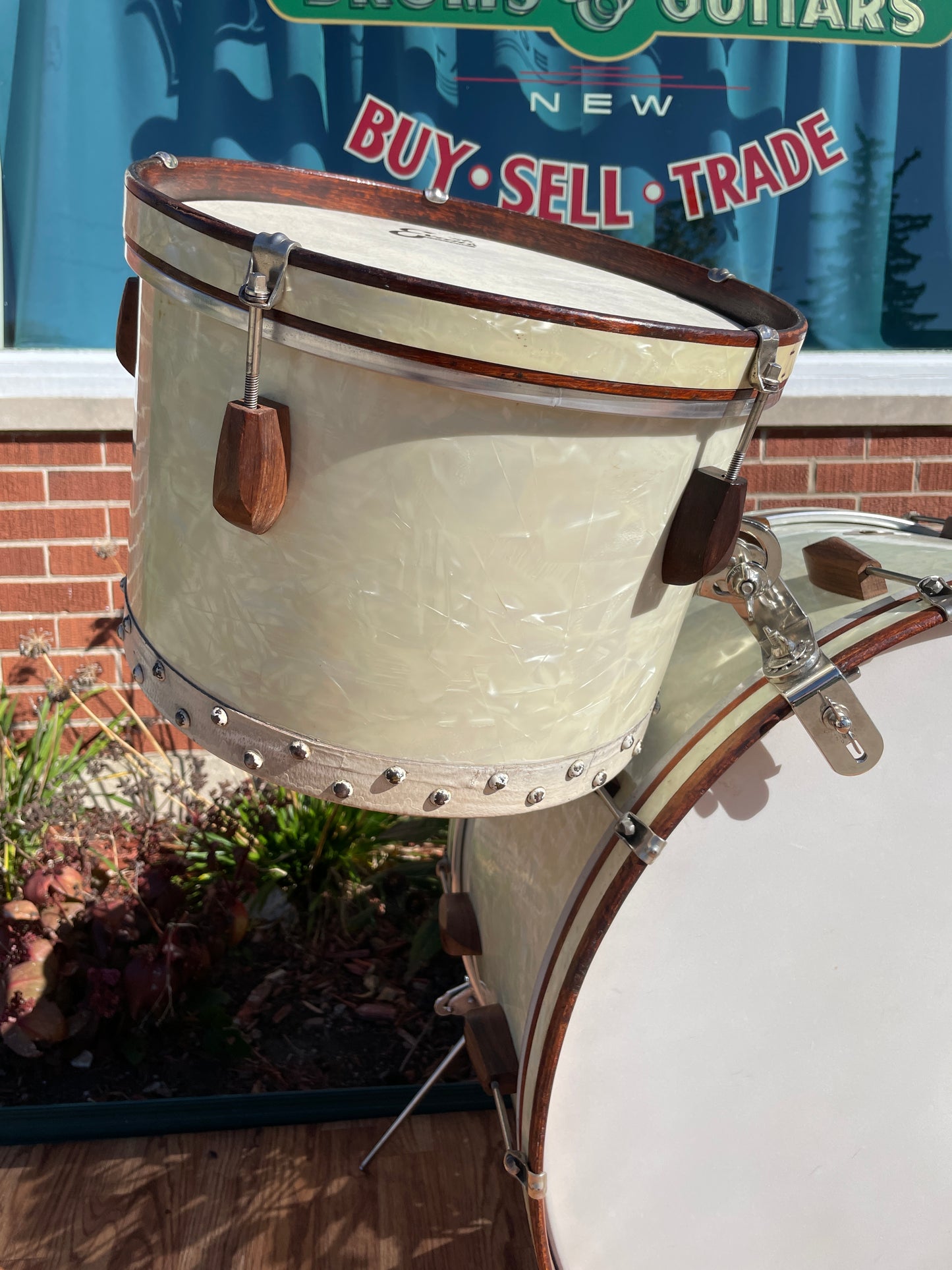 1940s Slingerland Rolling Bomber Drum Set 26/13/14/16 w/ 7x14 Snare White Marine Pearl *Video Demo*