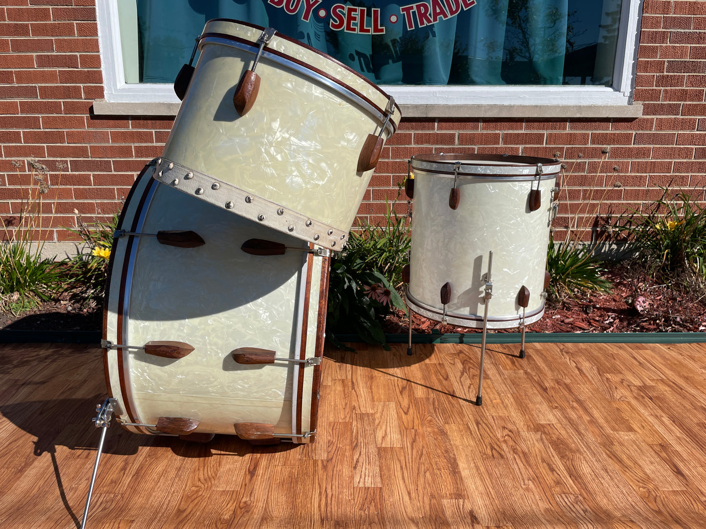 1940s Slingerland Rolling Bomber Drum Set 26/13/14/16 w/ 7x14 Snare White Marine Pearl *Video Demo*
