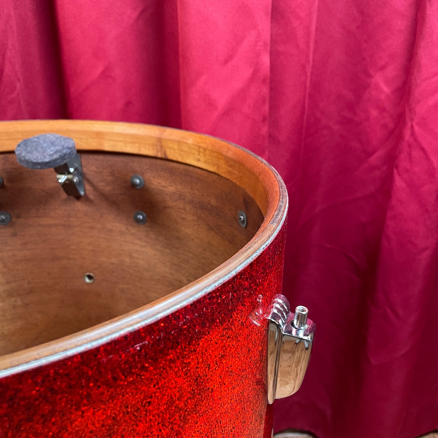 1958-1959 Ludwig 16x16 Trans Badge Floor Tom Red Glass Glitter Sparkle