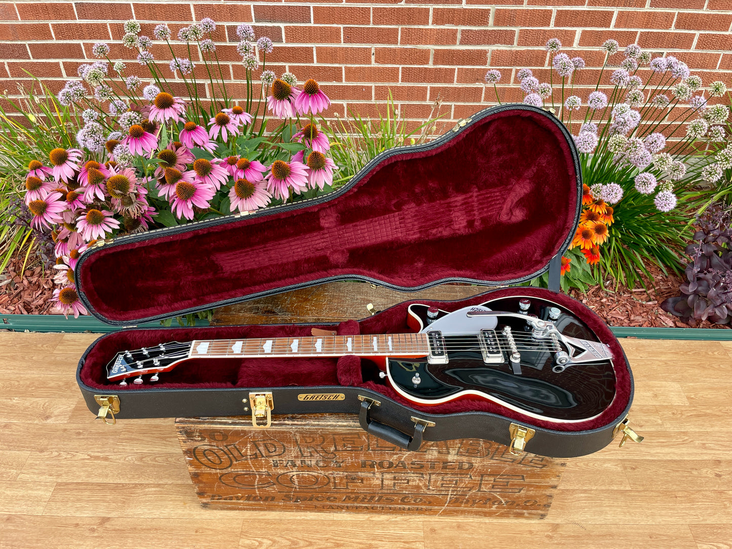 2005 Gretsch G6128T-1957 Duo Jet Bigsby Electric Guitar Black w/ OHSC