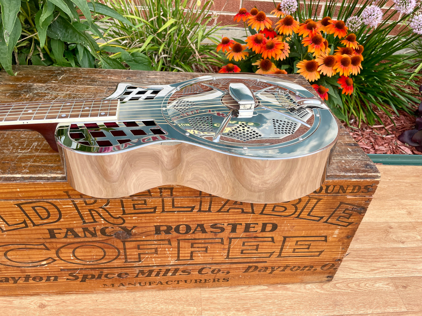 Republic Highway 61 Standard Resonator Guitar Polished Nickel 7100