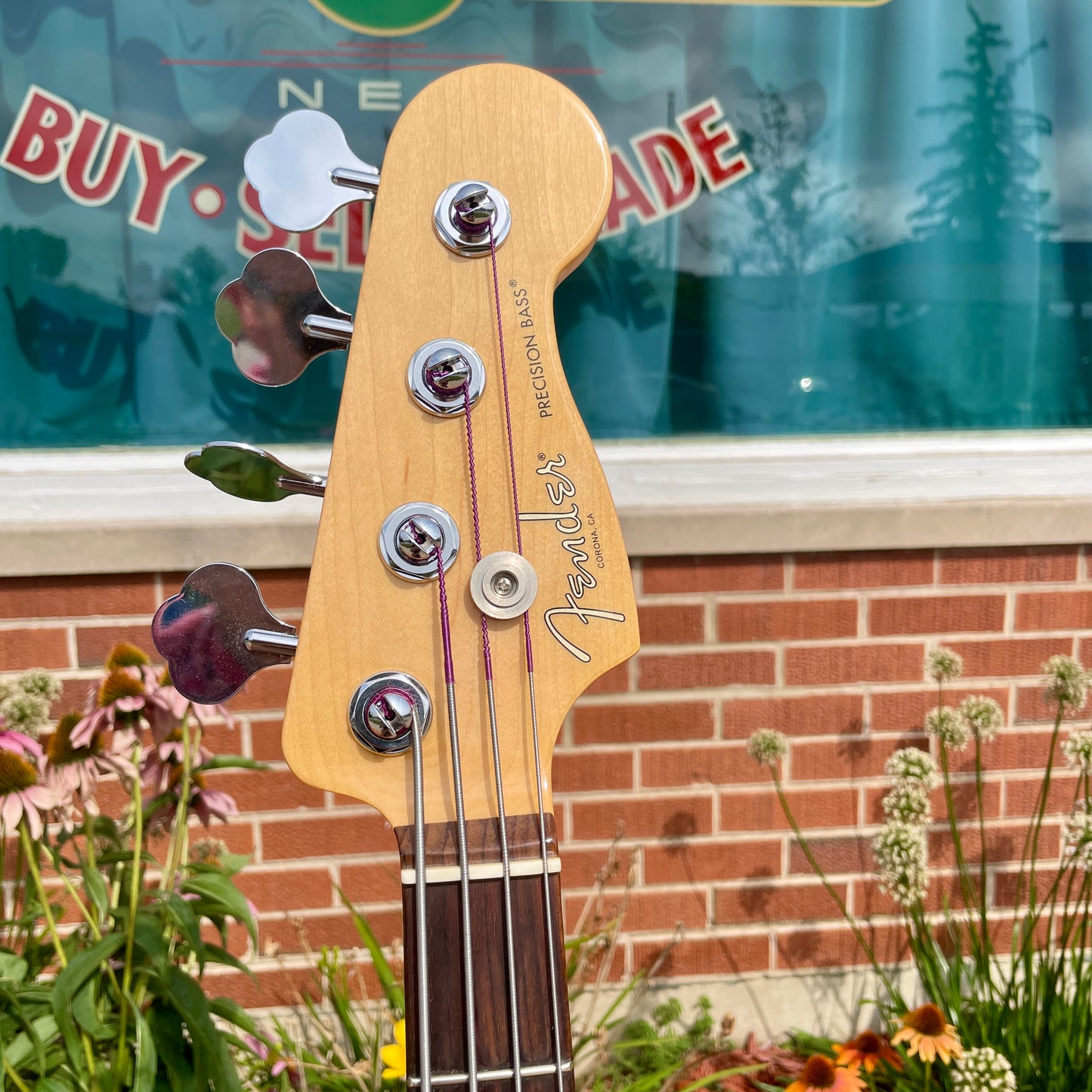 2017 Fender American Professional Precision Bass 3-Color Sunburst w/ OHSC