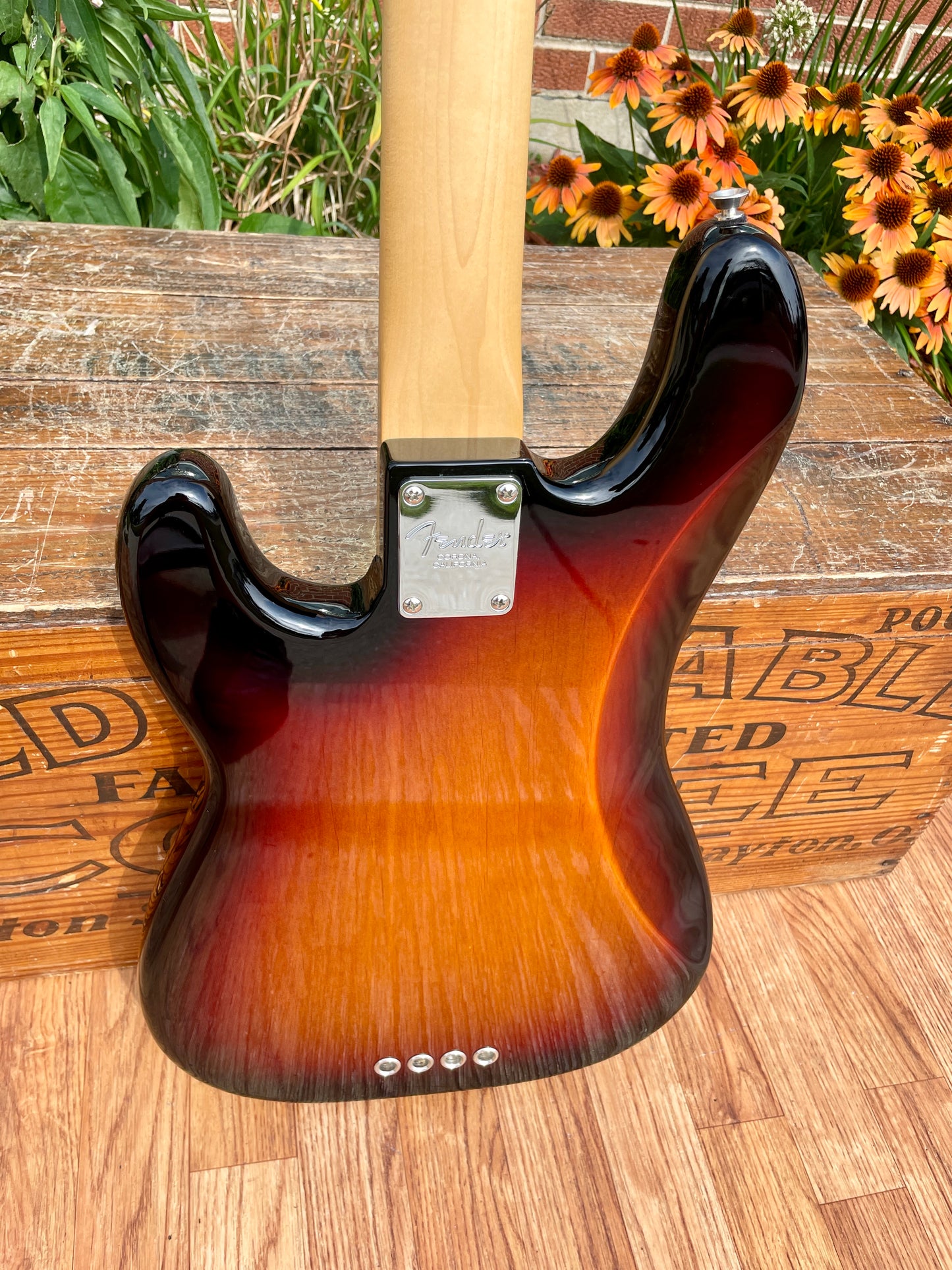 2017 Fender American Professional Precision Bass 3-Color Sunburst w/ OHSC
