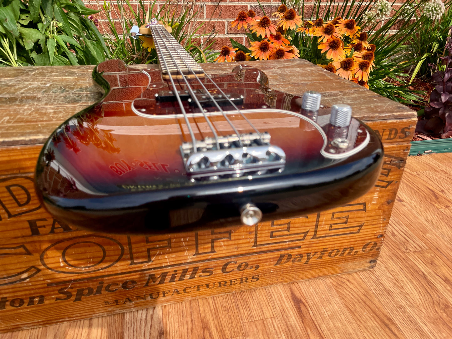2017 Fender American Professional Precision Bass 3-Color Sunburst w/ OHSC