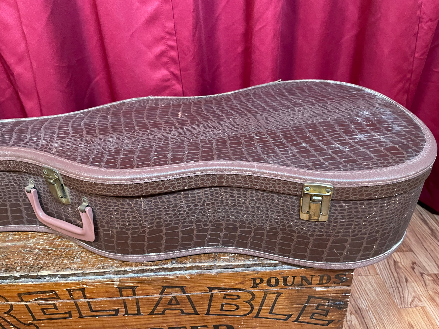 1950s-1960s Gibson LG1/LG2/LG0 Brown Alligator Acoustic Guitar Case