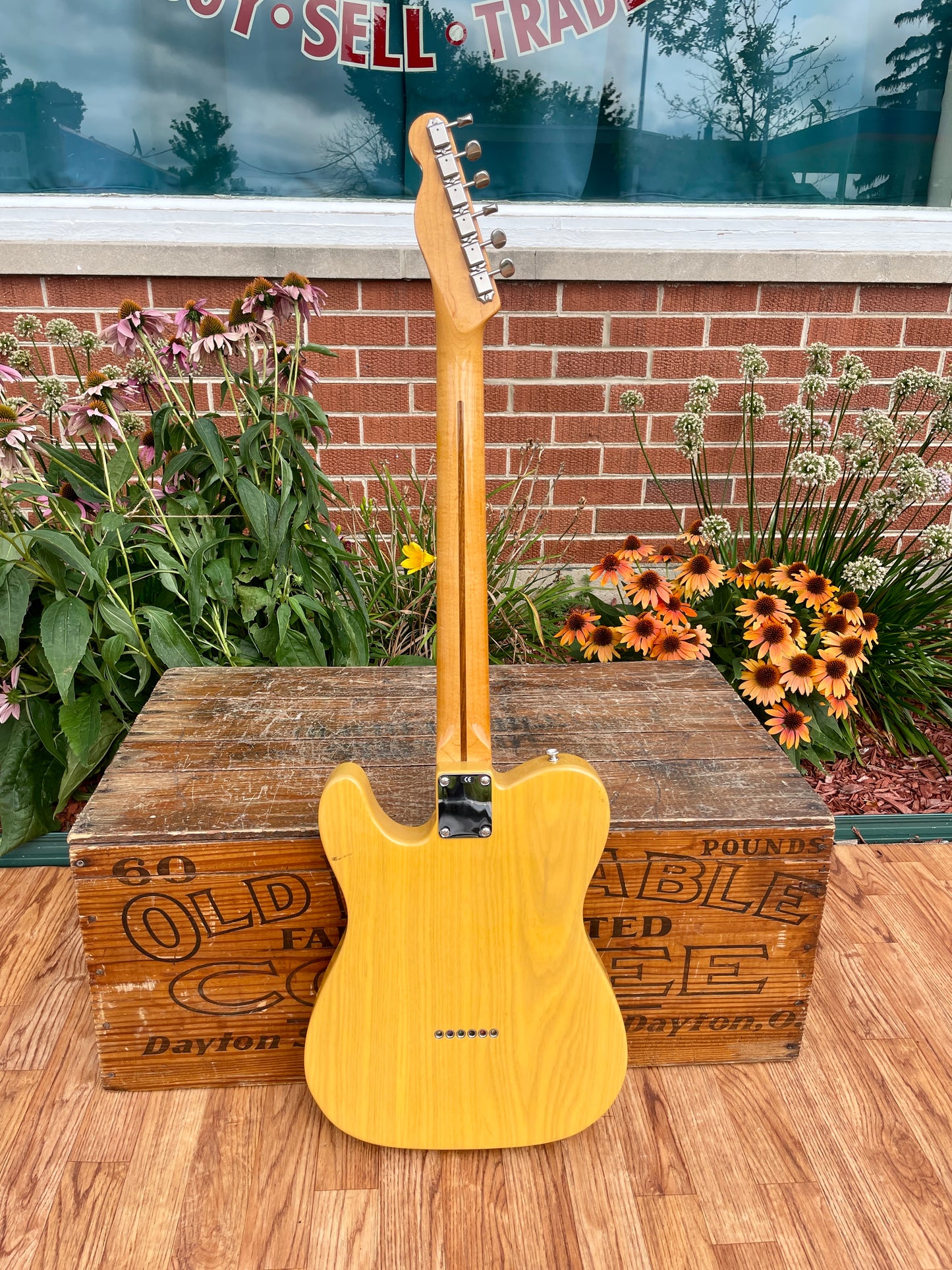 2001 Fender American Vintage '52 Telecaster Reissue Electric Guitar Butterscotch Blonde w/ Case 52RI