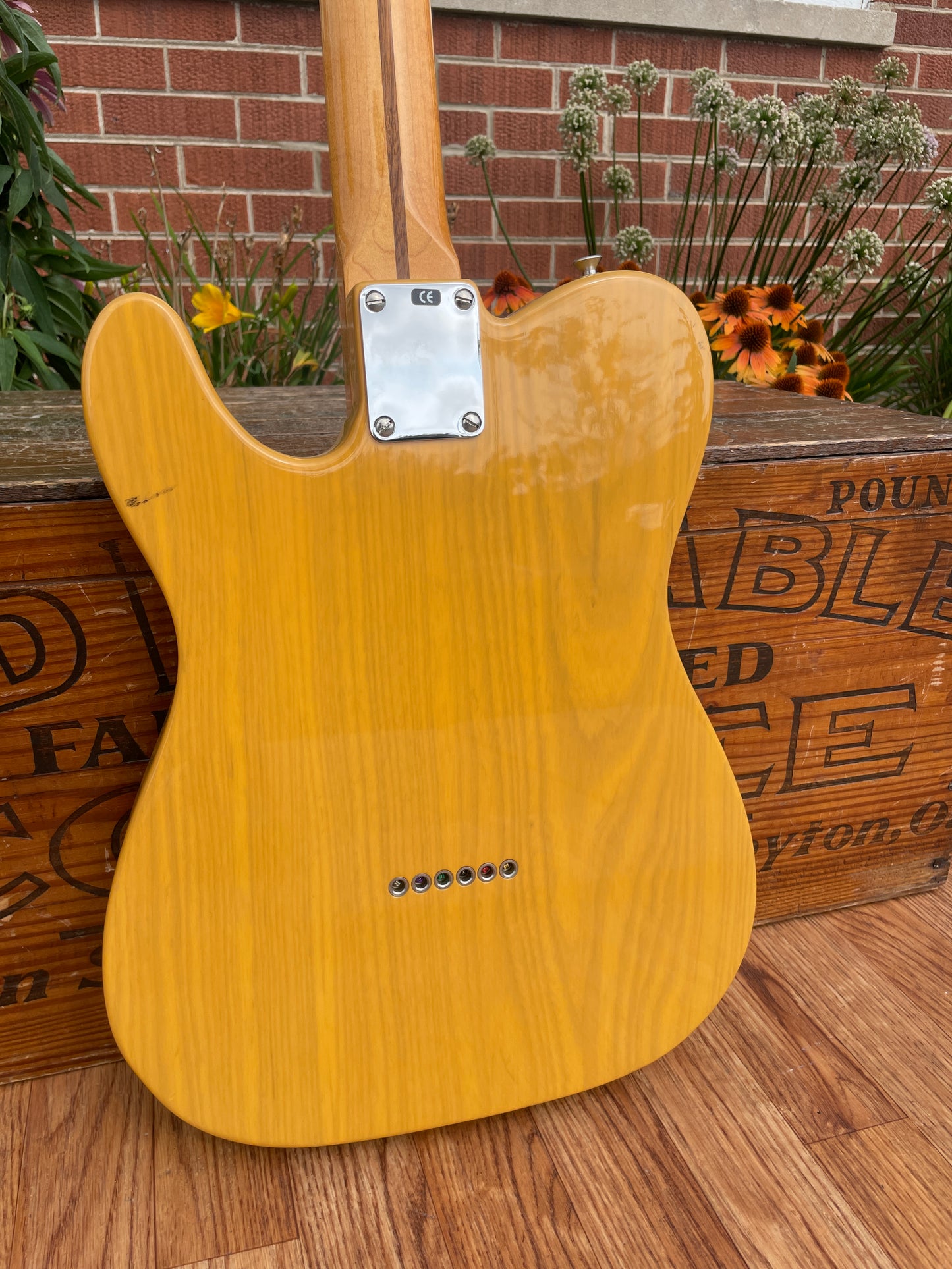 2001 Fender American Vintage '52 Telecaster Reissue Electric Guitar Butterscotch Blonde w/ Case 52RI