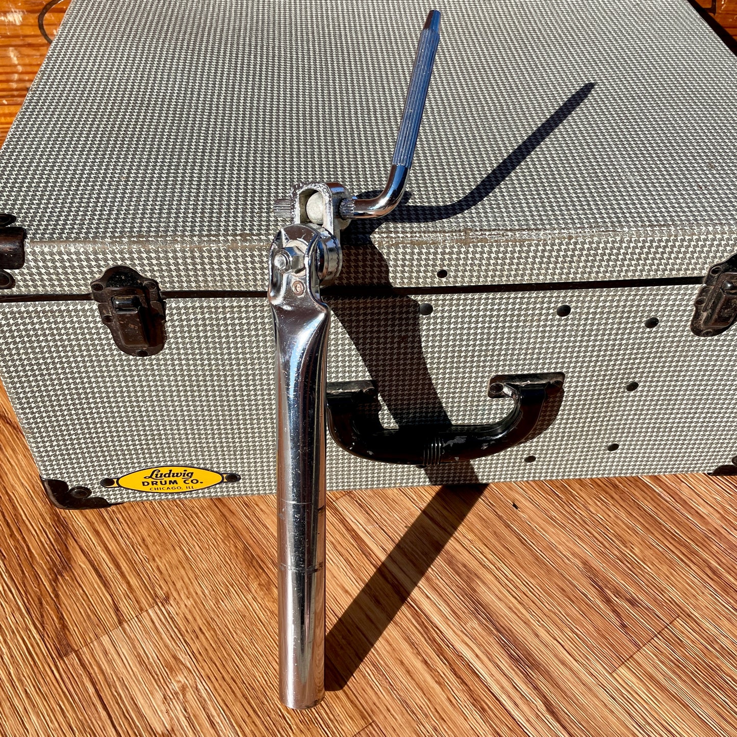 Vintage Ludwig No. 783 Single Center Post Tom Holder - Rare!