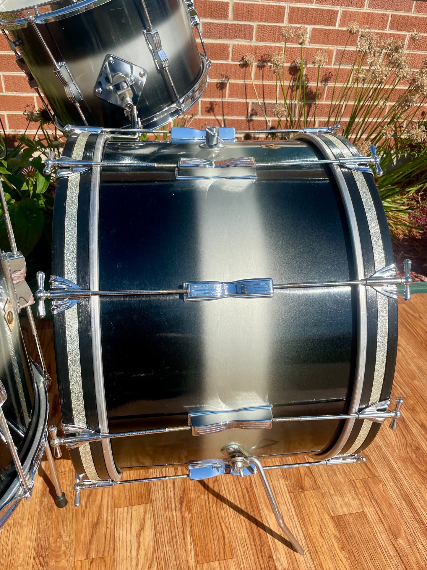 1961 Ludwig 3pc Club Date Drum Set Black/Silver Duco 22/13/15