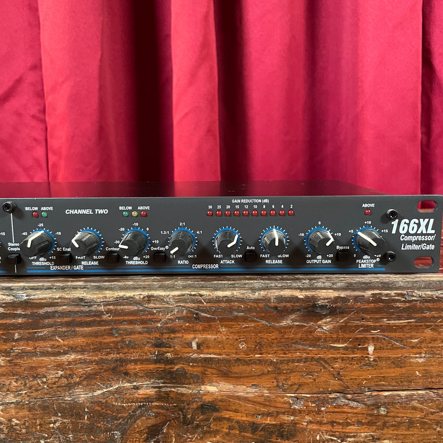 DBX 166XL Stereo Compressor / Limiter / Gate