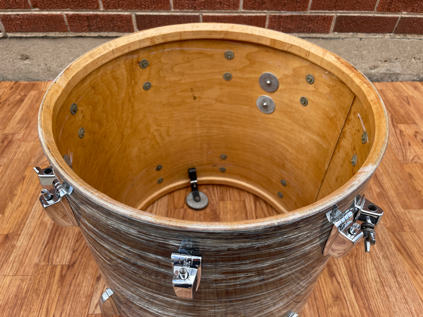 1960s Ludwig 16x18 Floor Tom Drum Oyster Blue Pearl