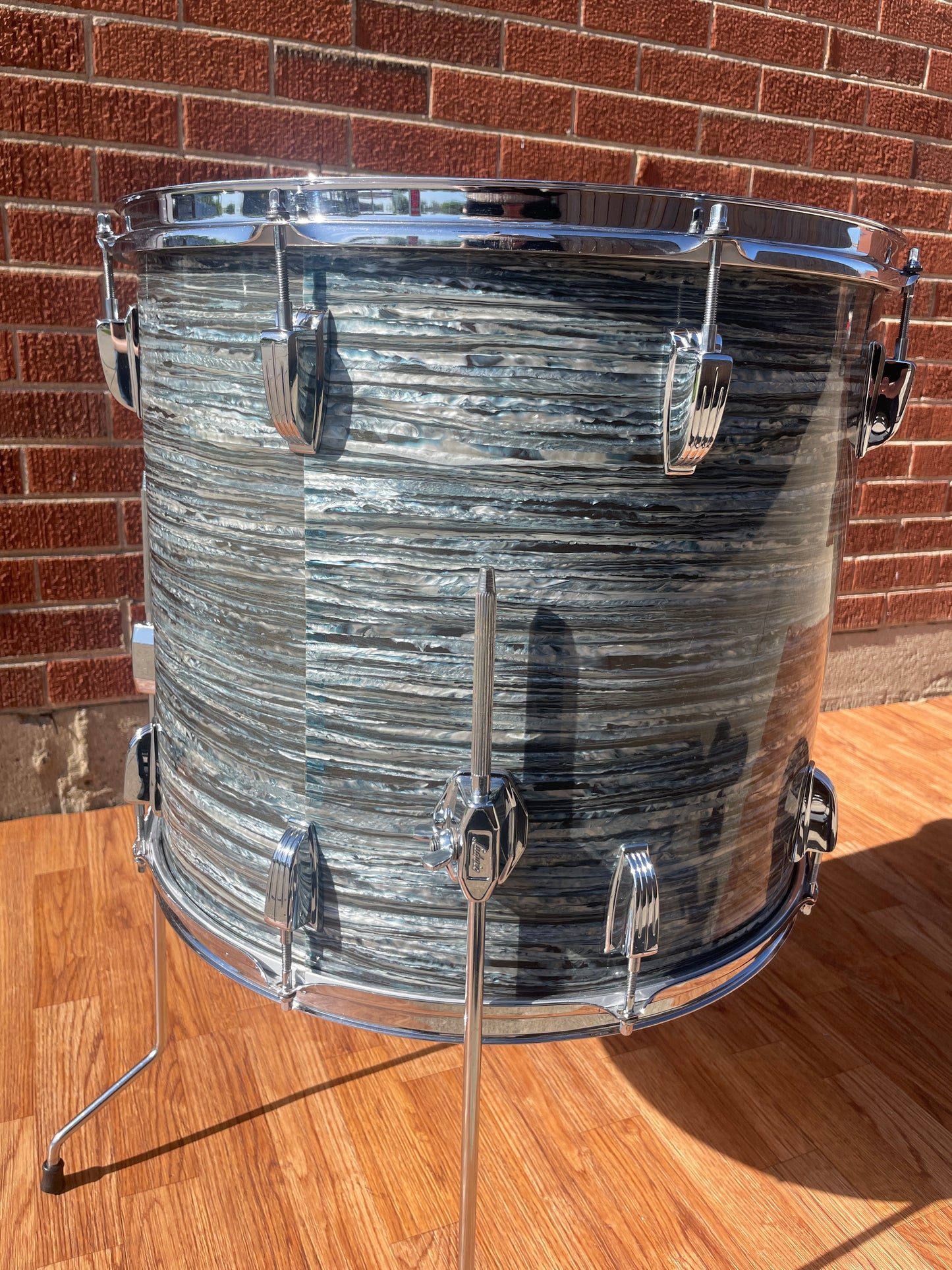 1960s Ludwig 16x18 Floor Tom Drum Oyster Blue Pearl