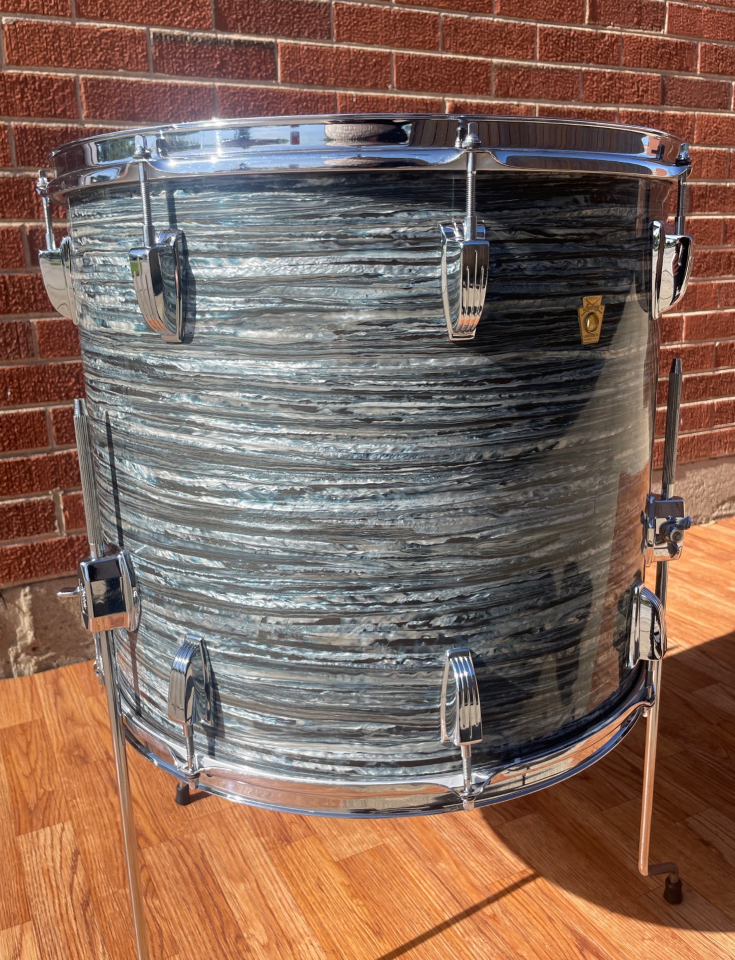 1960s Ludwig 16x18 Floor Tom Drum Oyster Blue Pearl