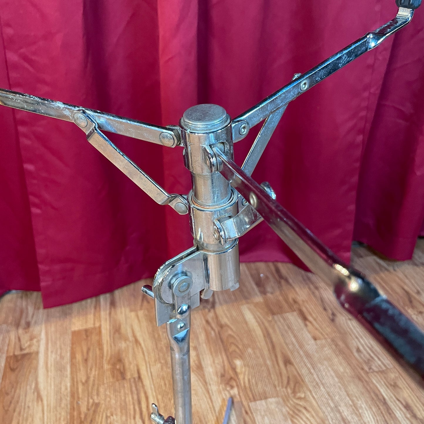1960s Slingerland Flush Base Buck Rogers No. 805 Snare Drum Stand Flat
