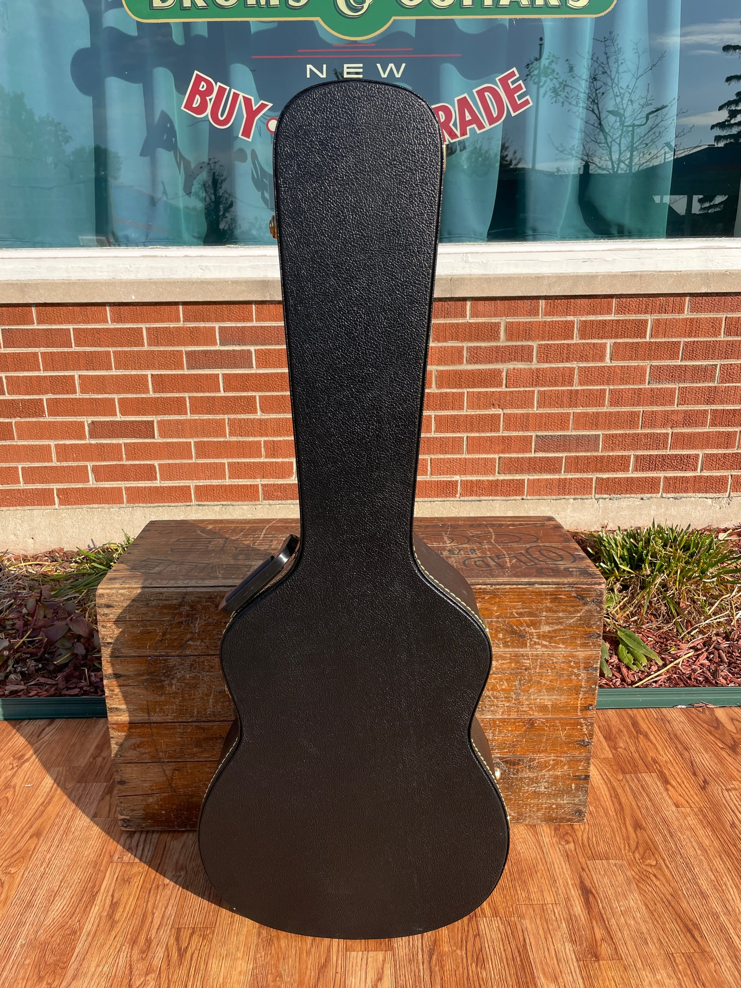 2016 Gretsch G9221 Bobtail Round-Neck Acoustic / Electric Steel Body Resonator Guitar w/OHSC