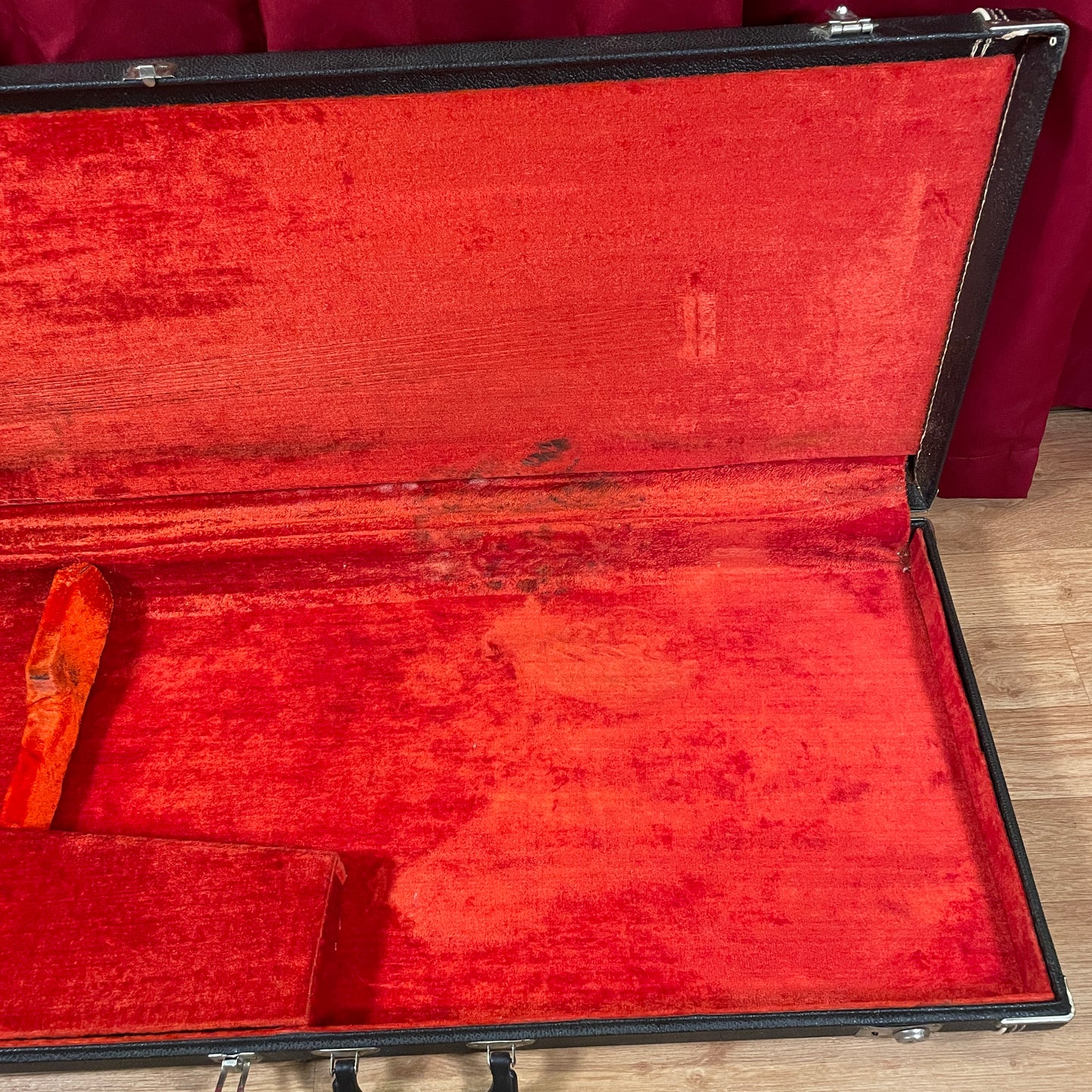 Vintage 1960s Rickenbacker 330/360 Guitar Case Black Tolex w/ Red Interior