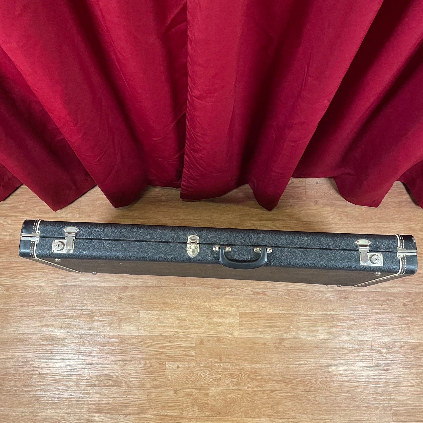 Vintage 1960s Rickenbacker 330/360 Guitar Case Black Tolex w/ Red Interior