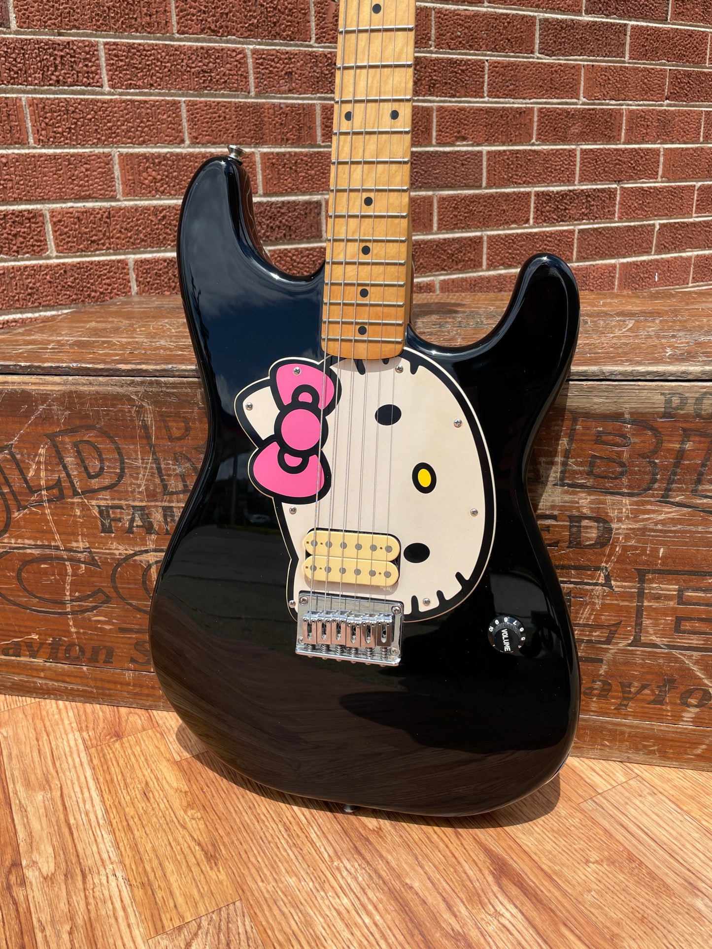 2006 Fender Squier Hello Kitty Stratocaster Black
