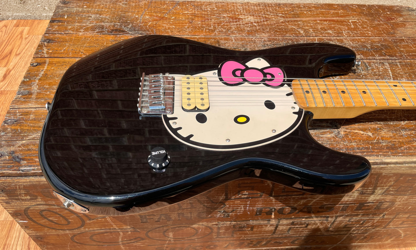2006 Fender Squier Hello Kitty Stratocaster Black