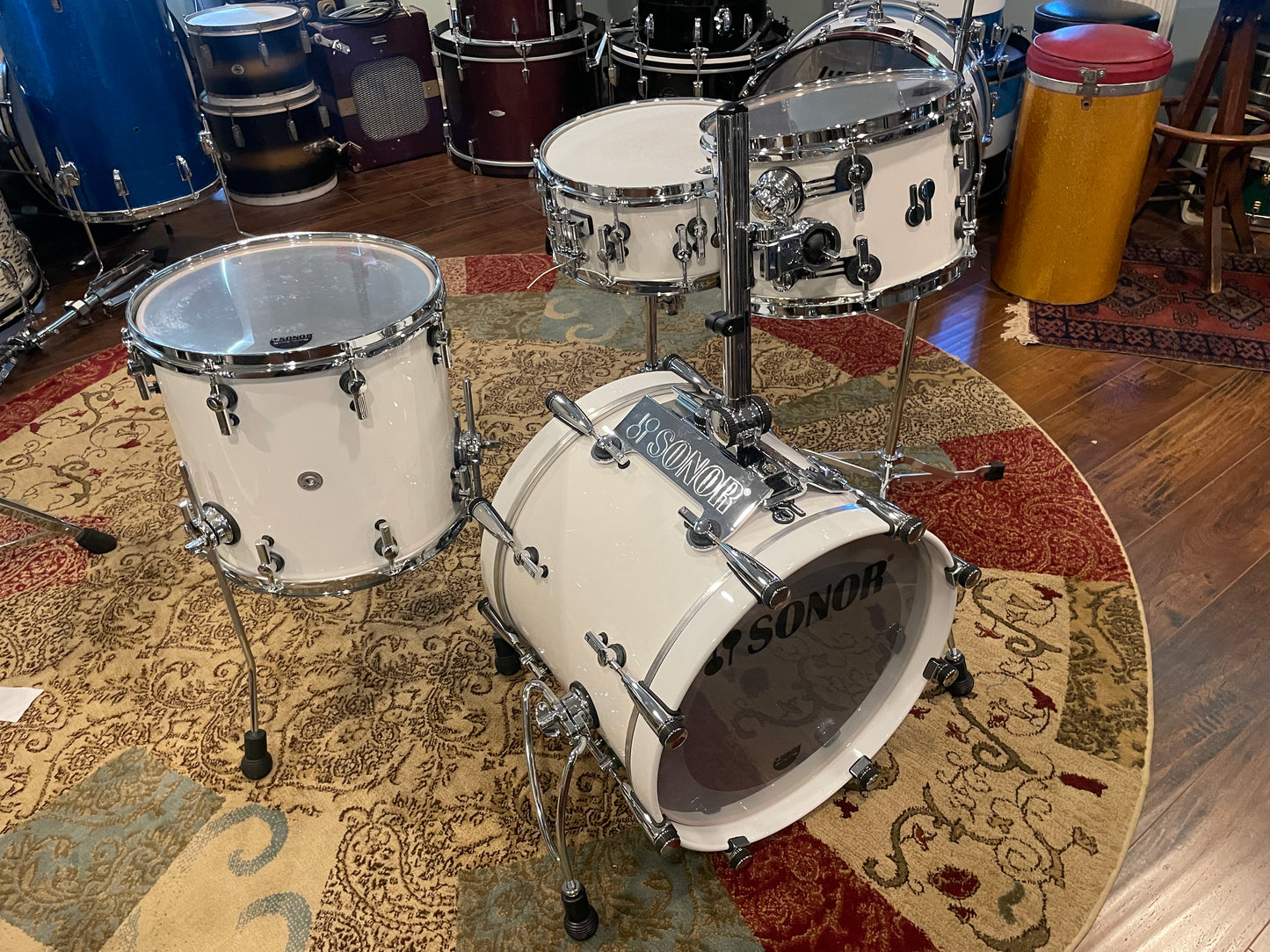 Sonor SQ2 Maple Medium Bop Drum Set 18/12/14/6x14 Pure White