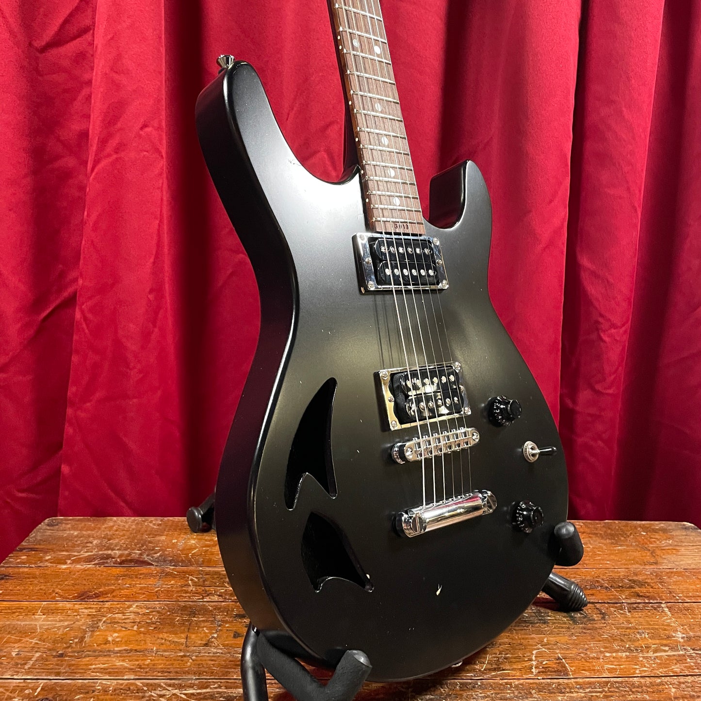 Kurt Wilson Semi Hollow Arrowhead Flat Black Guitar