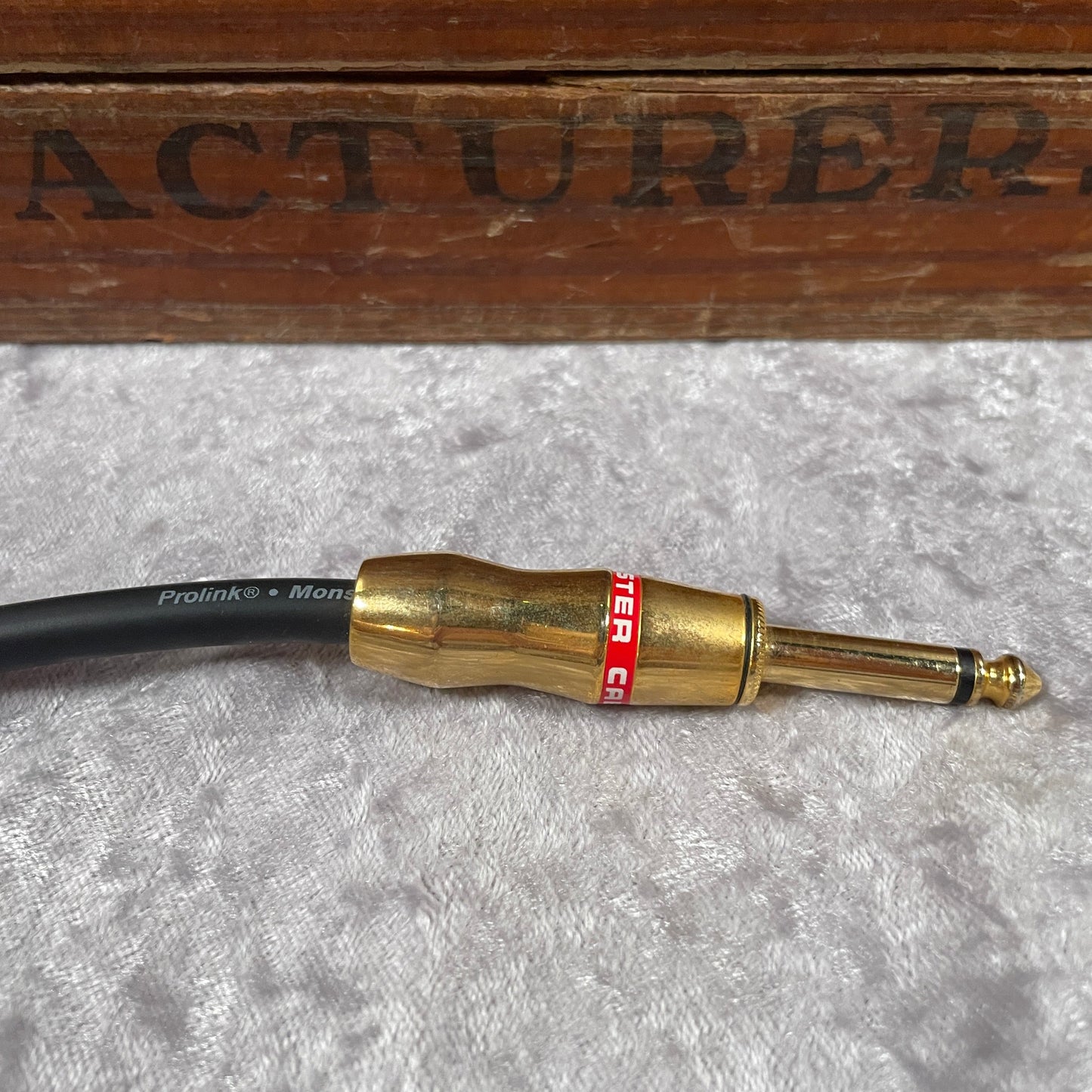 Monster Prolink Rock Instrument Patch Cable - 8 Inch Straight to Right Angle