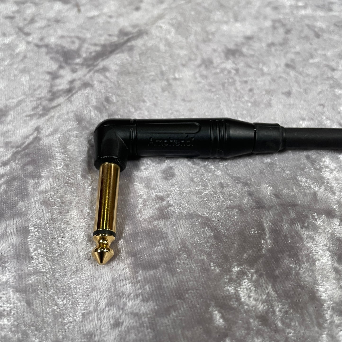 Mogami 10in Gold Instrument Patch Cable With Right Angle Connectors