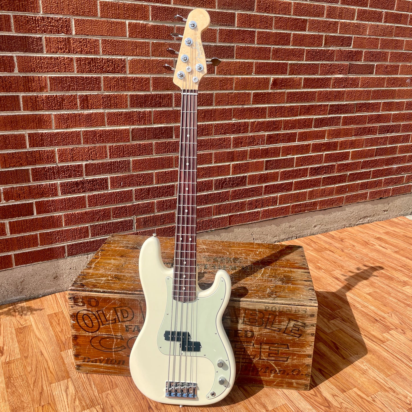 2019 Fender American Professional Precision Bass V 5-String Olympic White w/ OHSC