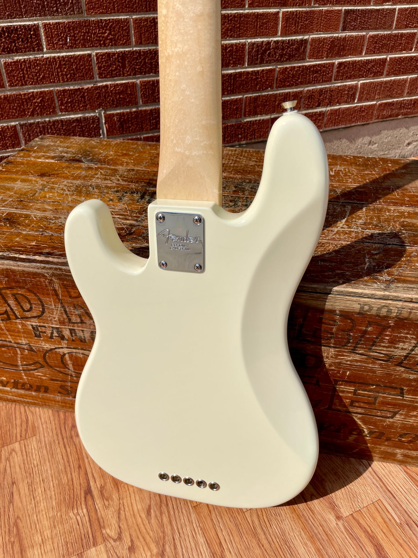 2019 Fender American Professional Precision Bass V 5-String Olympic White w/ OHSC