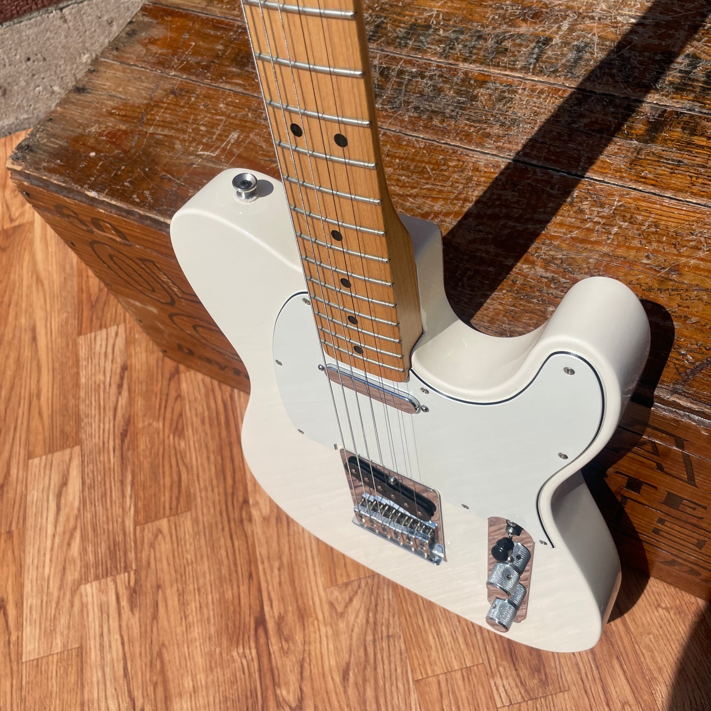 2015 Fender Standard Telecaster Electric Guitar Arctic White MIM